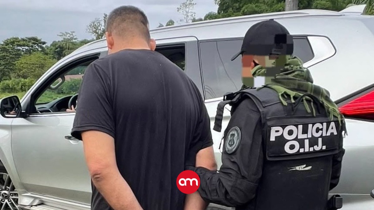 Diablo salió de la casa en media balacera y se recostó en una columna rendido ante el OIJ: Así fue el momento de su captura