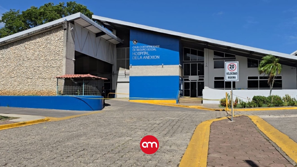 As{i lucía esta mañana el hospital de Nicoya tras el crimen.