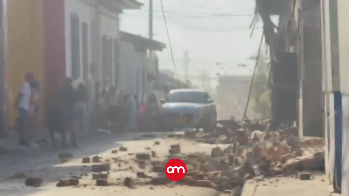 Terremoto de magnitud 7,4 sacude Colombia: reportan heridos y graves daños en edificios